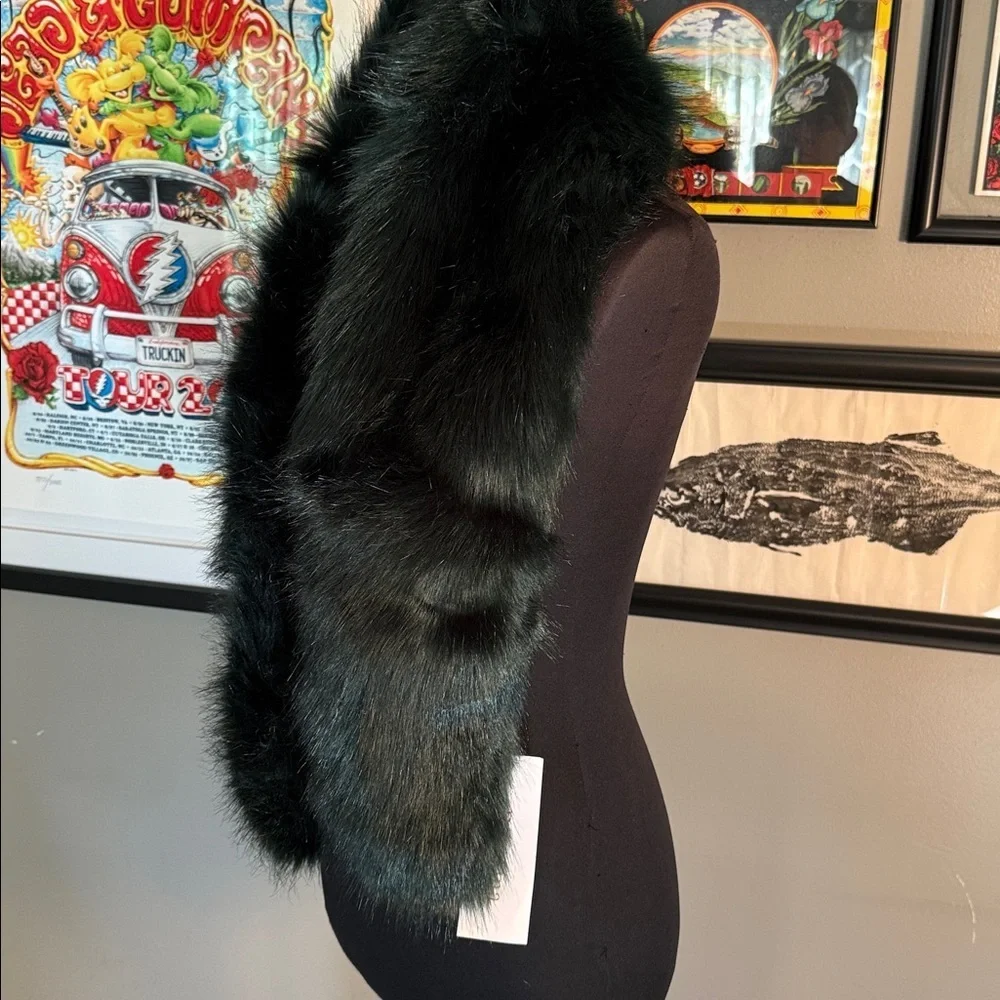NWT Dikoaina Hunter Green Faux Fur Shawl Wrap